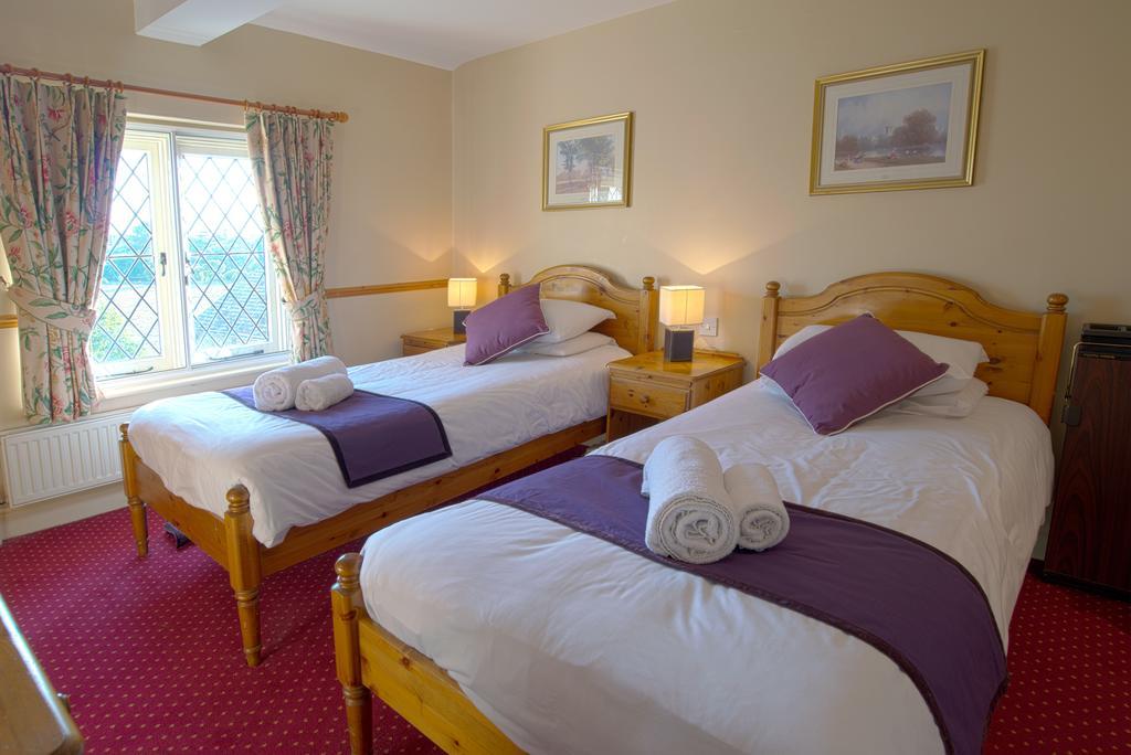Rose Of York Hotel Richmond  Room photo